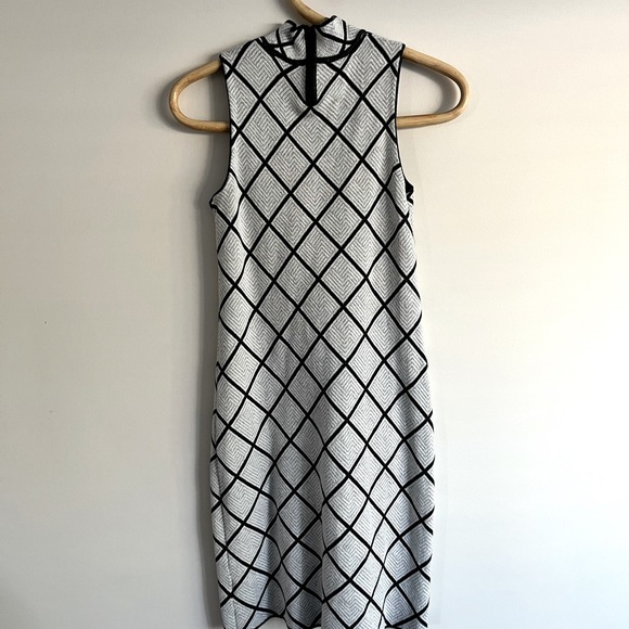 Mini Dress size XS - Picture 2 of 4